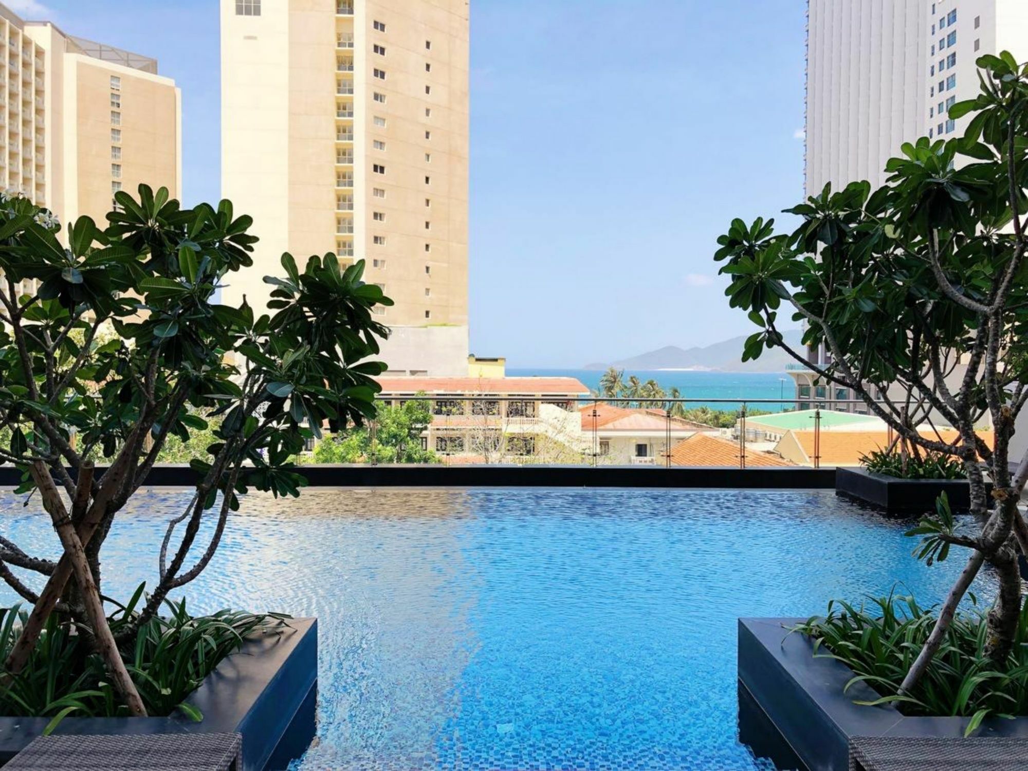 Parama Apartments Balcony Beachfront Нячанг Экстерьер фото