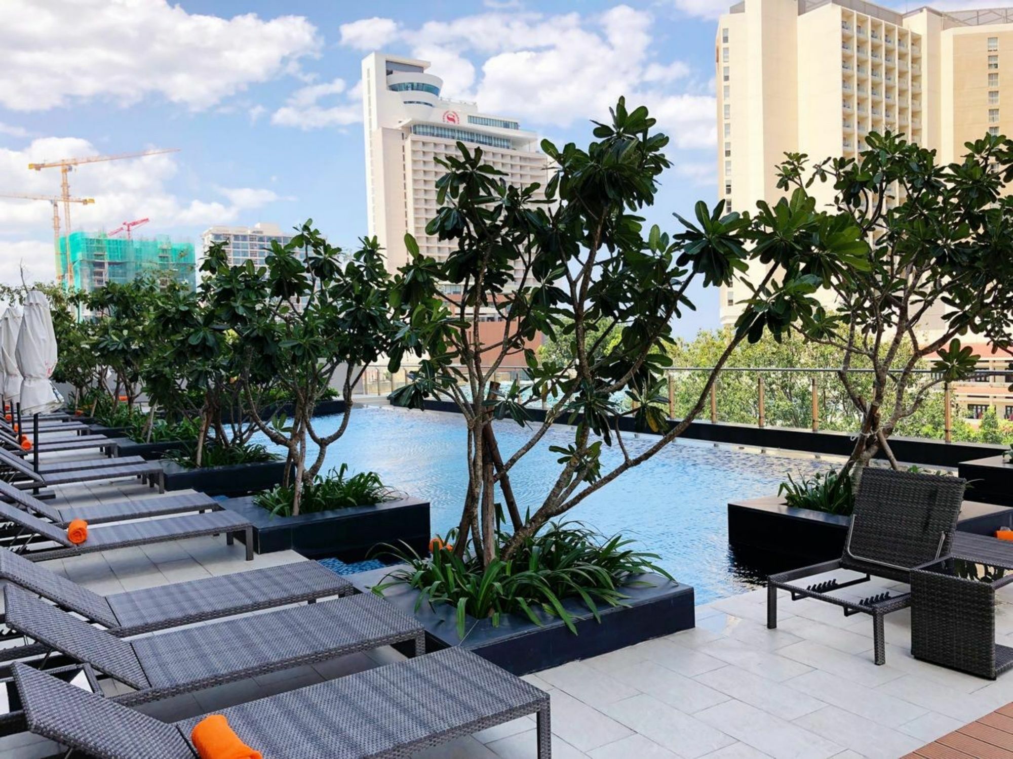 Parama Apartments Balcony Beachfront Нячанг Экстерьер фото